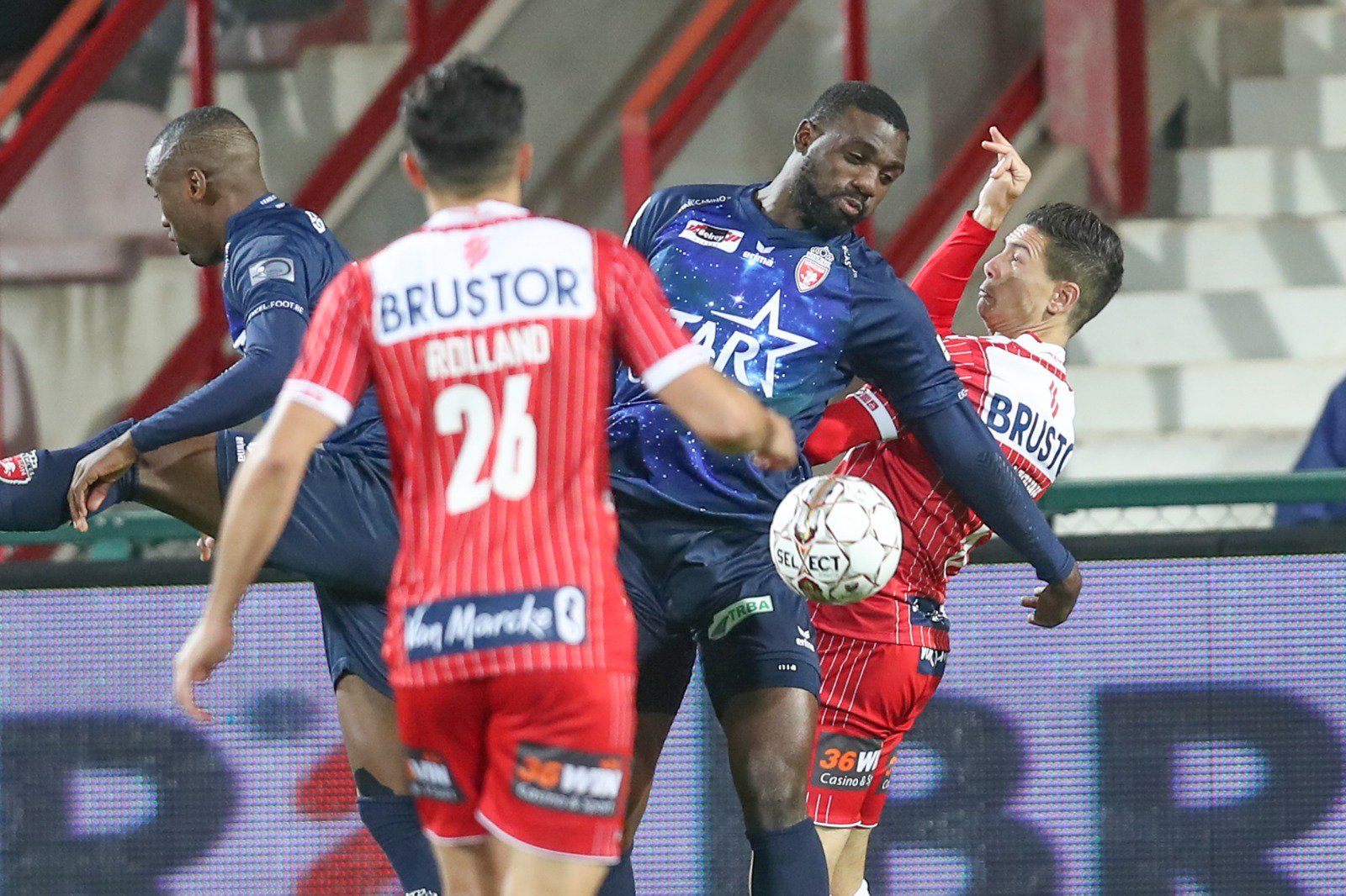 FOOT – JUPILER PRO-LEAGUE : LES HURLUS DE F. PIERROT CHUTENT À COURTRAI