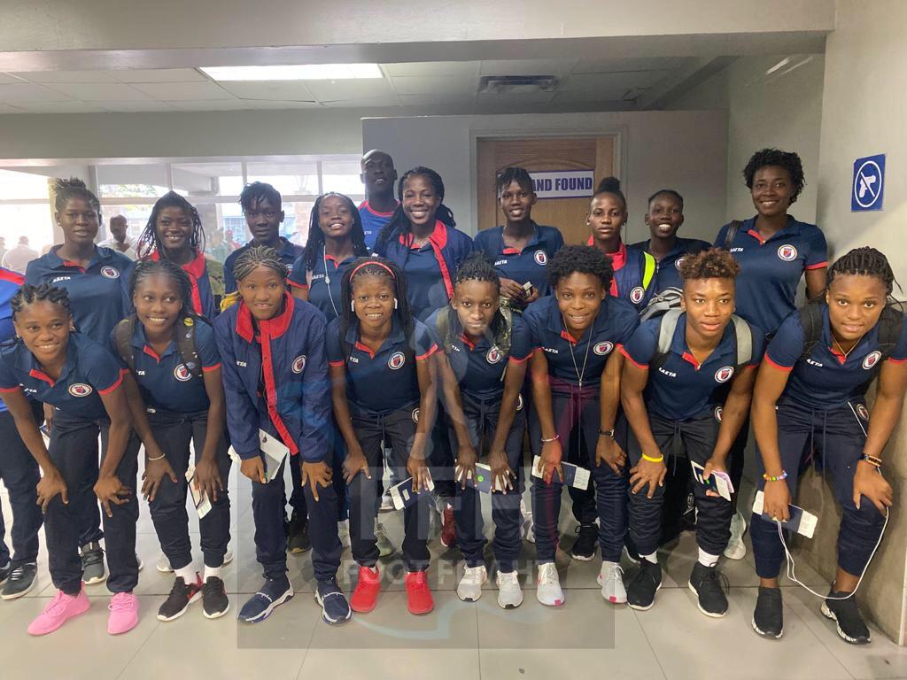 FOOTBALL FÉMININ – JO 2020 : L’ÉQUIPE HAÏTIENNE S’ENVOLE POUR HOUSTON