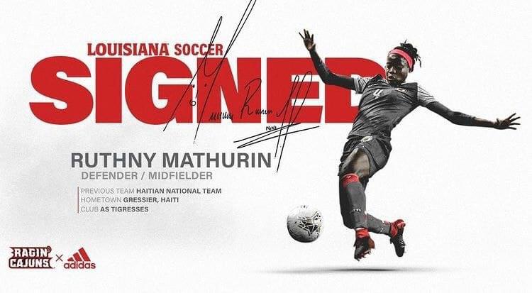 FOOT FEMININ – EXPATRIÉ : RUTHNY MATHURIN SIGNE AU RAGIN CAJUNS