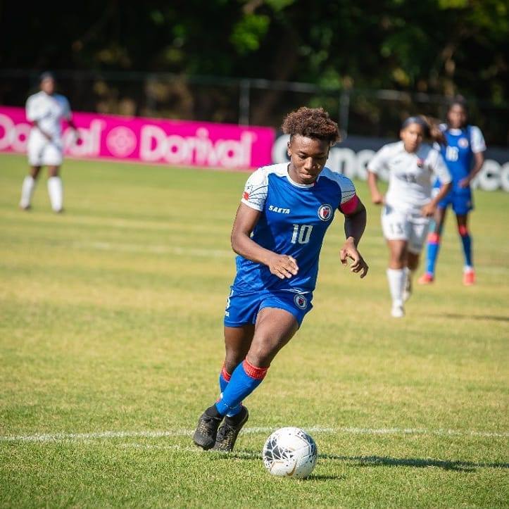 FOOT FÉMININ: MELCHIE DAËLLE DUMORNAY POURRAIT FAIRE SES DÉBUTS DANS LA D1 AKEMA