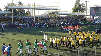 FOOTBALL- ANALYSE: LES CHAMPIONNATS INTERSCOLAIRES ATTEIGNENT-ILS RÉELLEMENT LEURS OBJECTIFS?