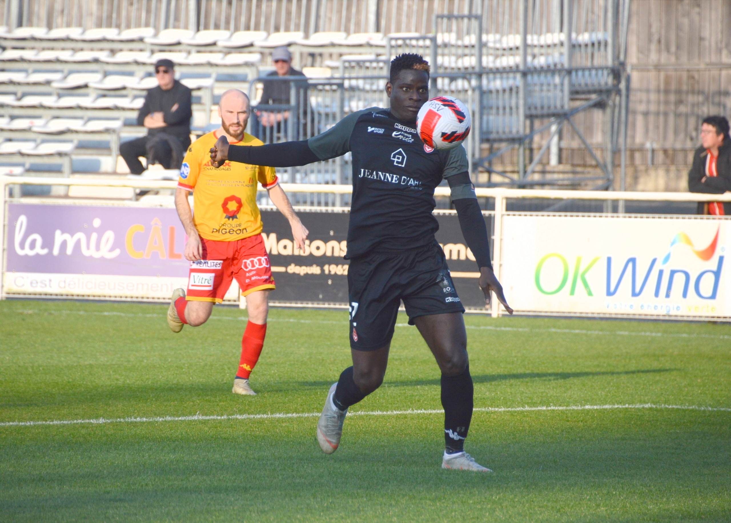 FOOTBALL-EXPATRIÉS : MONDY PRUNIER ÉTINCELANT, DÉBUT DE GAMAËL DORVIL ET LE NUL POUR FC ROUEN