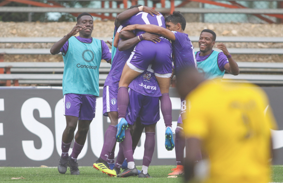 FOOT – CFU CHAMPIONSHIP : LE VIOLETTE AC ACCÈDE À LA DEMI-FINALE