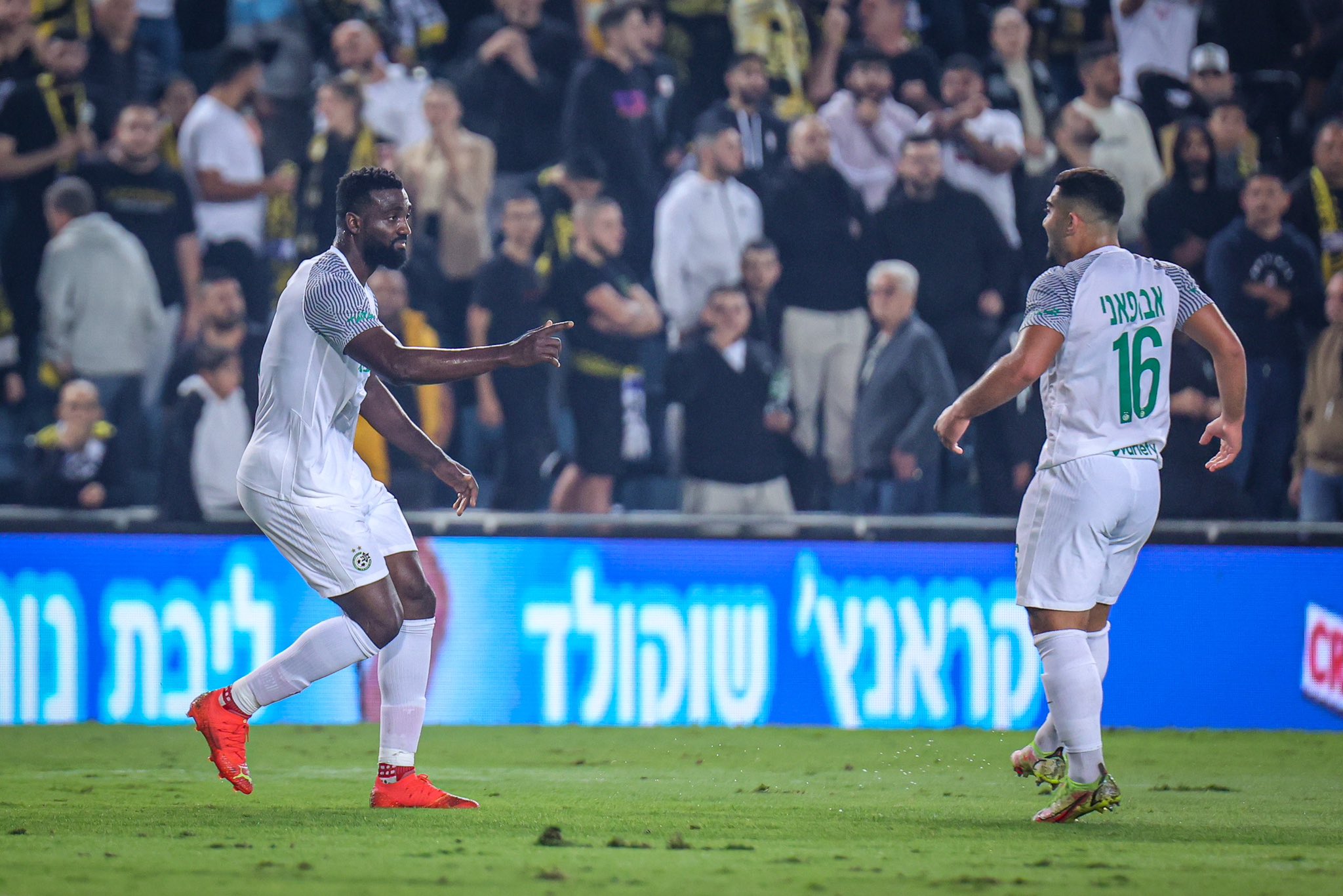 PREMIER LEAGUE ISRAËL : FRANTZDY PIERROT ET MACCABI HAÏFA ENCHAÎNENT