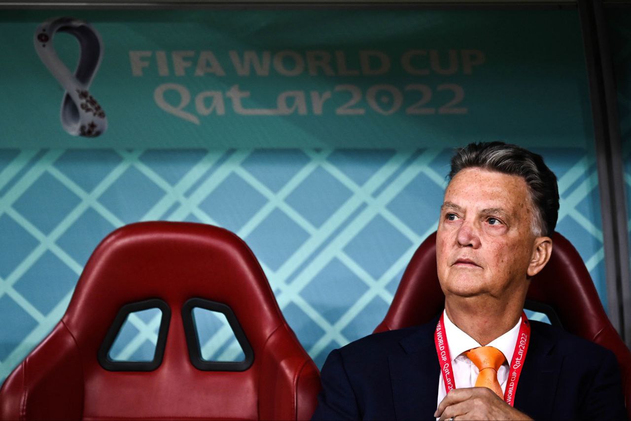 CDM-QATAR 2022: LOUIS VAN GAAL JETTE L’ÉPONGE