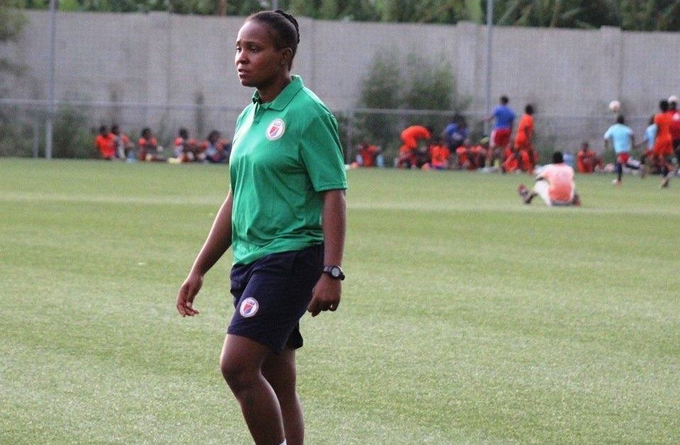 FOOT-FÉMININ – OFFICIEL,  LES U-20 FÉMININES TIENNENT LEUR NOUVELLE ENTRAÎNEURE