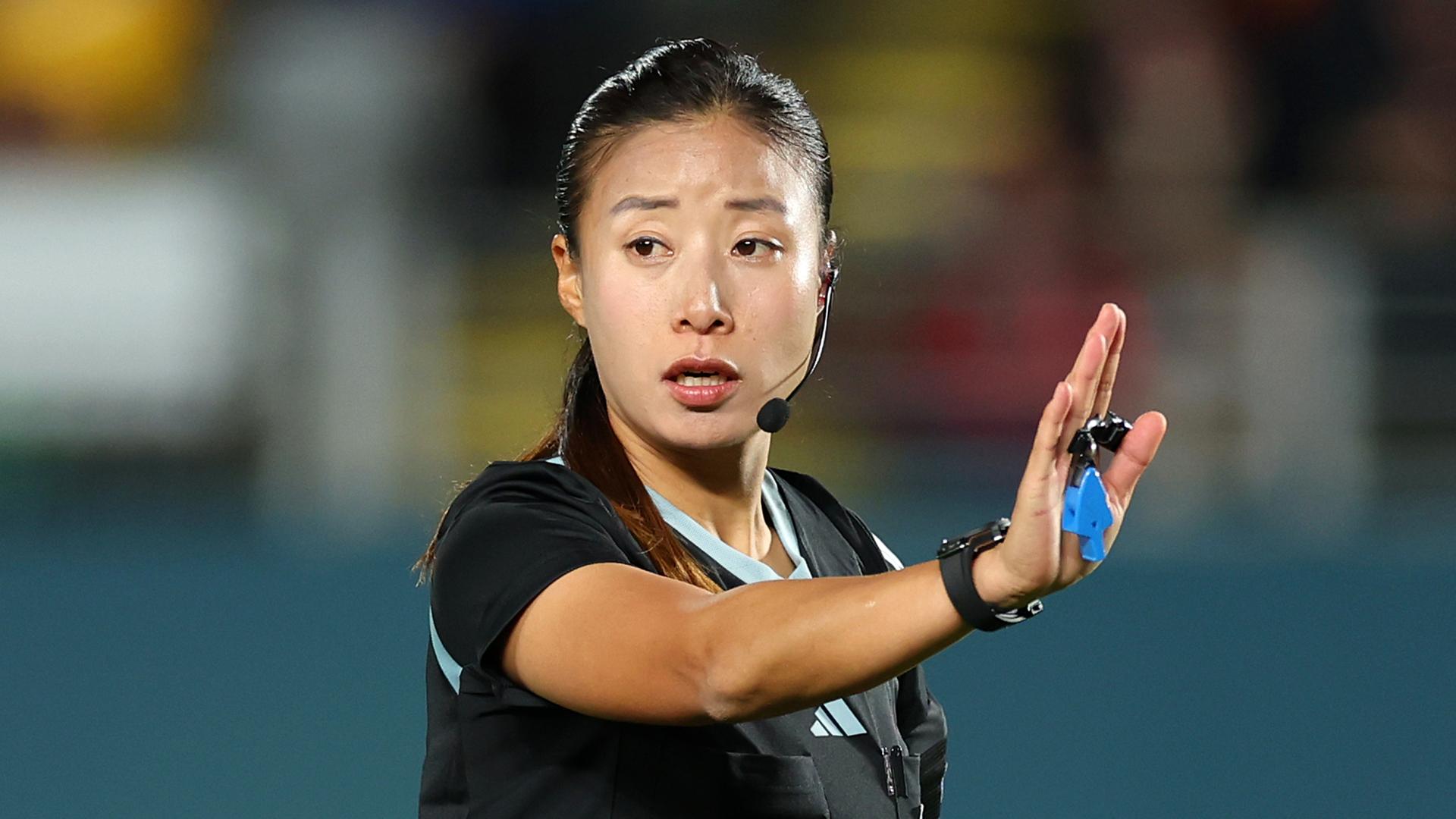 COUPE DU MONDE FÉMININE : LA SUD-CORÉENNE HYEON-JEONG AU SIFFLET DU MATCH HAÏTI-DANEMARK