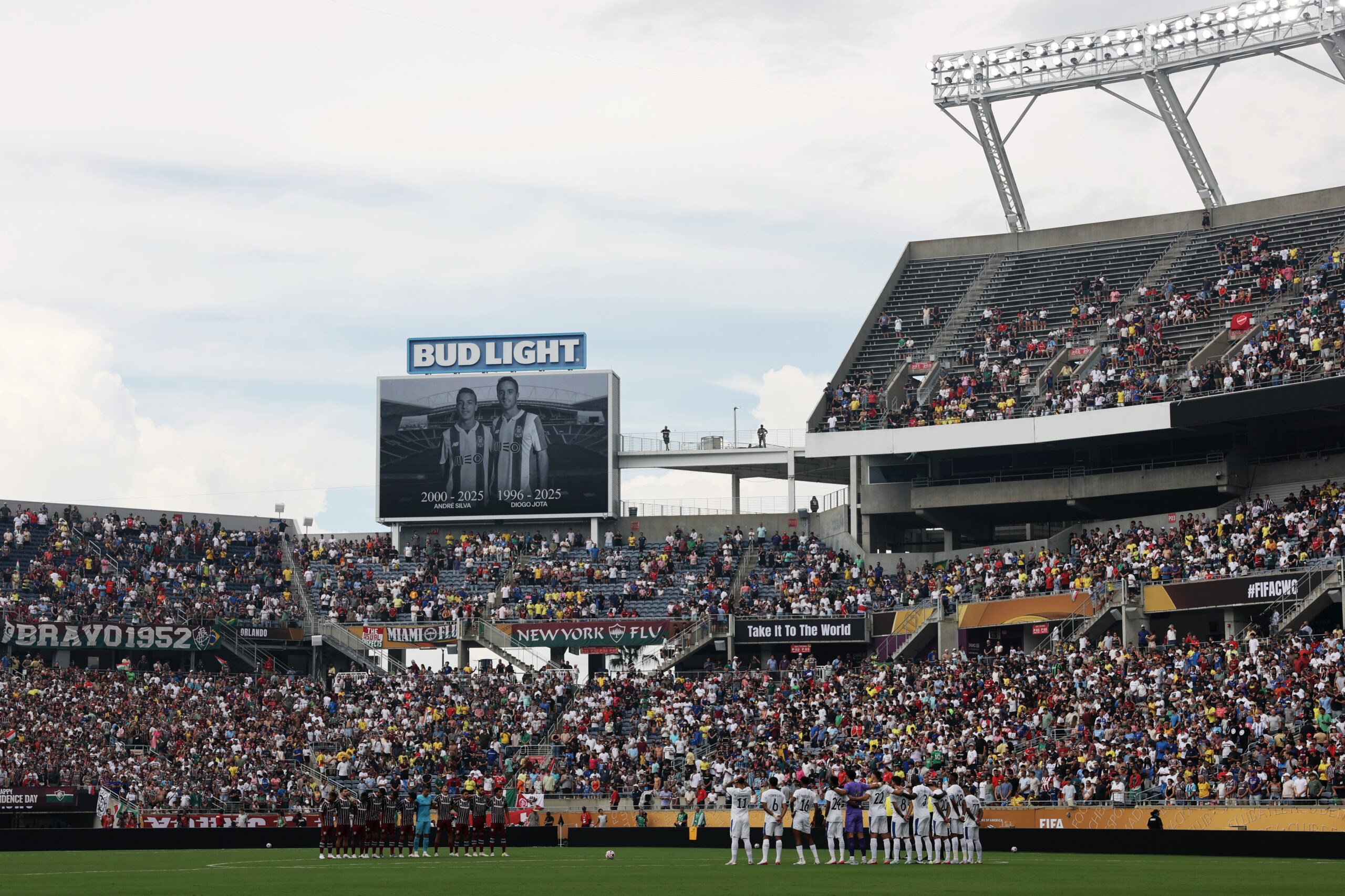 COUPE DU MONDE DES CLUBS : FLUMINENSE S’OFFRE UNE DEMI-FINALE FACE À CHELSEA, DANS UNE SOIRÉE MARQUÉE PAR L’ÉMOTION