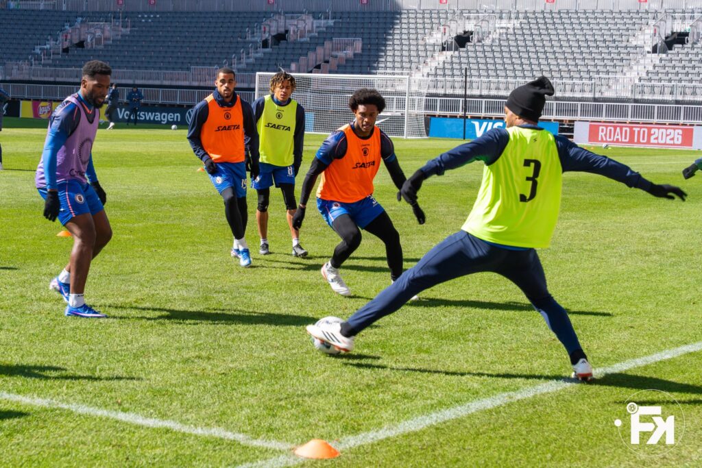 Duel entre Providence et Isidor lors d’un exercice à l’entraînement