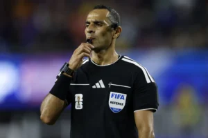 HAÏTI–ÉCOSSE : DÉFAITE DES GRENADIERS, LA PRESSE MONDIALE POINTE L&rsquo;ARBITRAGE